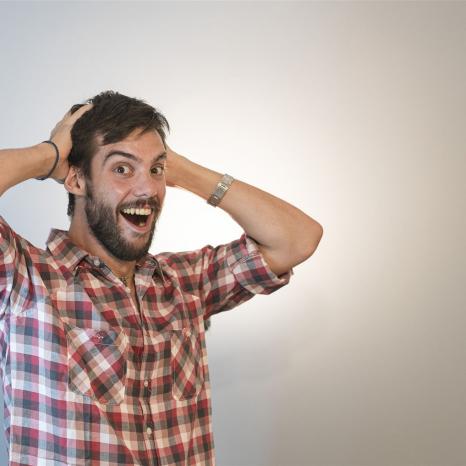 männer, junger kerl, jung, person, typ, kerl, video, miniaturansicht, heimat, video-cover, vorschau, vorschaubild, stromer, reaktion, reagierend, modell, modellieren